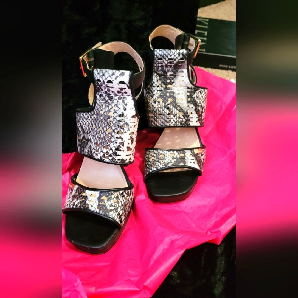 Calvin Klein Vallin Blk & White Python Chunkie He… - image 1